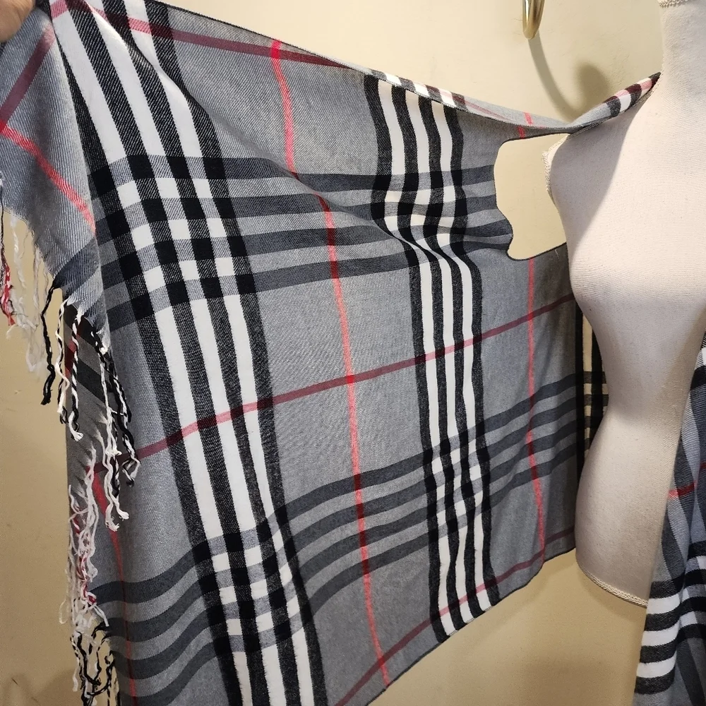 Plaid Fringe Litghweitgh Cashmere Blend Vest Or Scarf